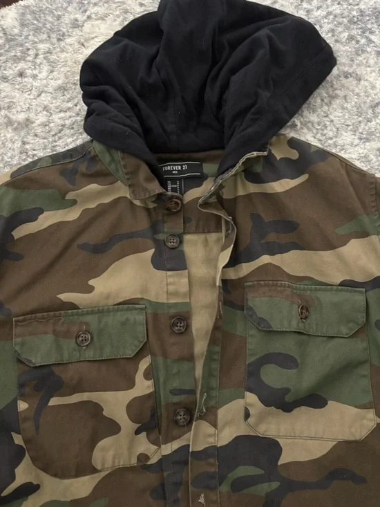 Forever 21 Camouflage Button-Up Jacket with Black Hood - Picture 2 of 2